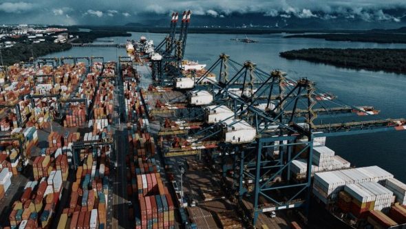 Porto de Santos completa 134 anos